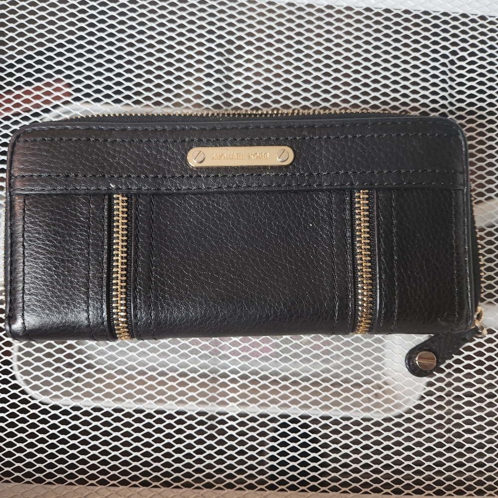 Michael Kors Moxley Leather Zip Wallet